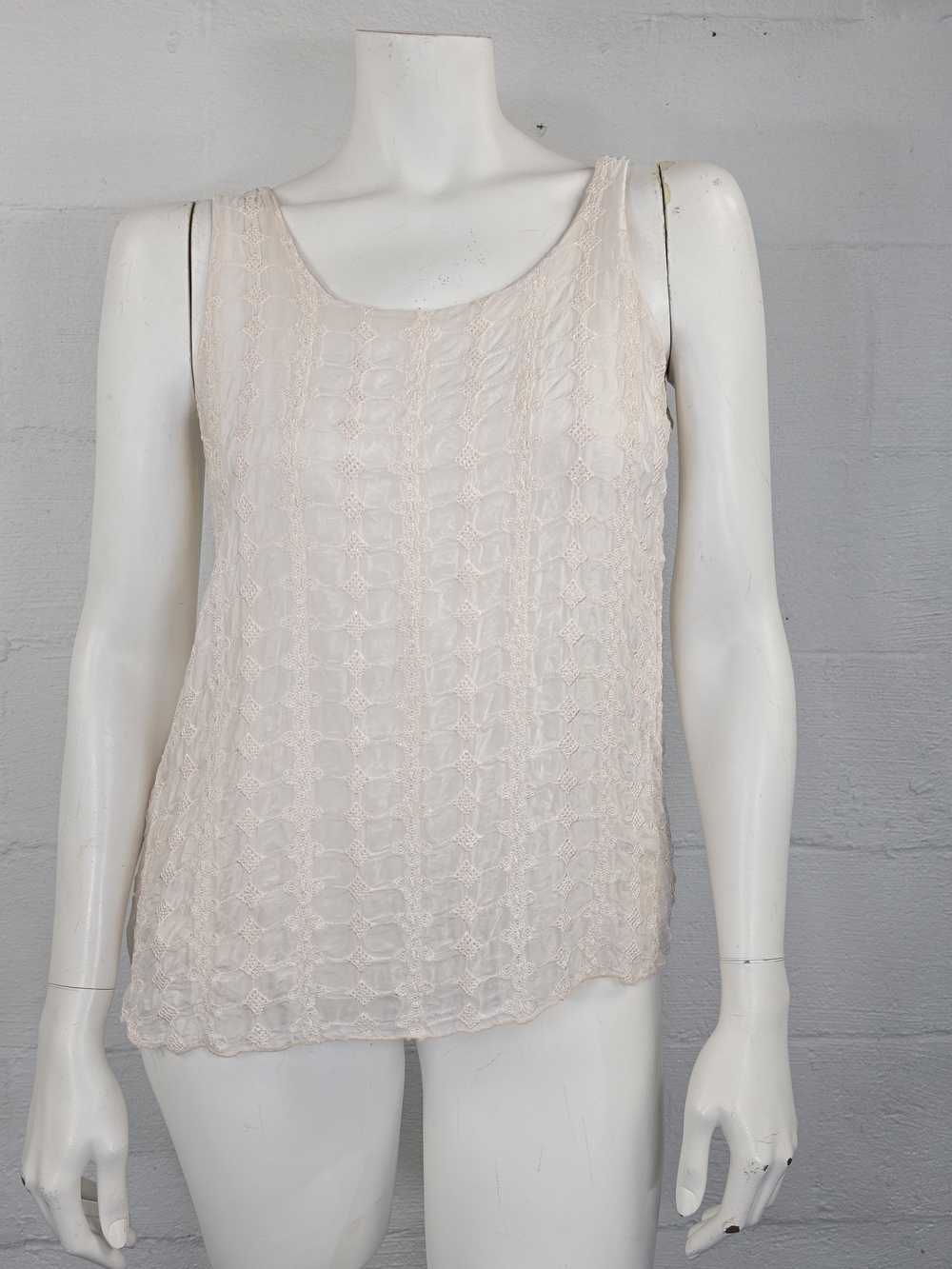 Via Signoria Sleeveless Lace Overlay Tank Top